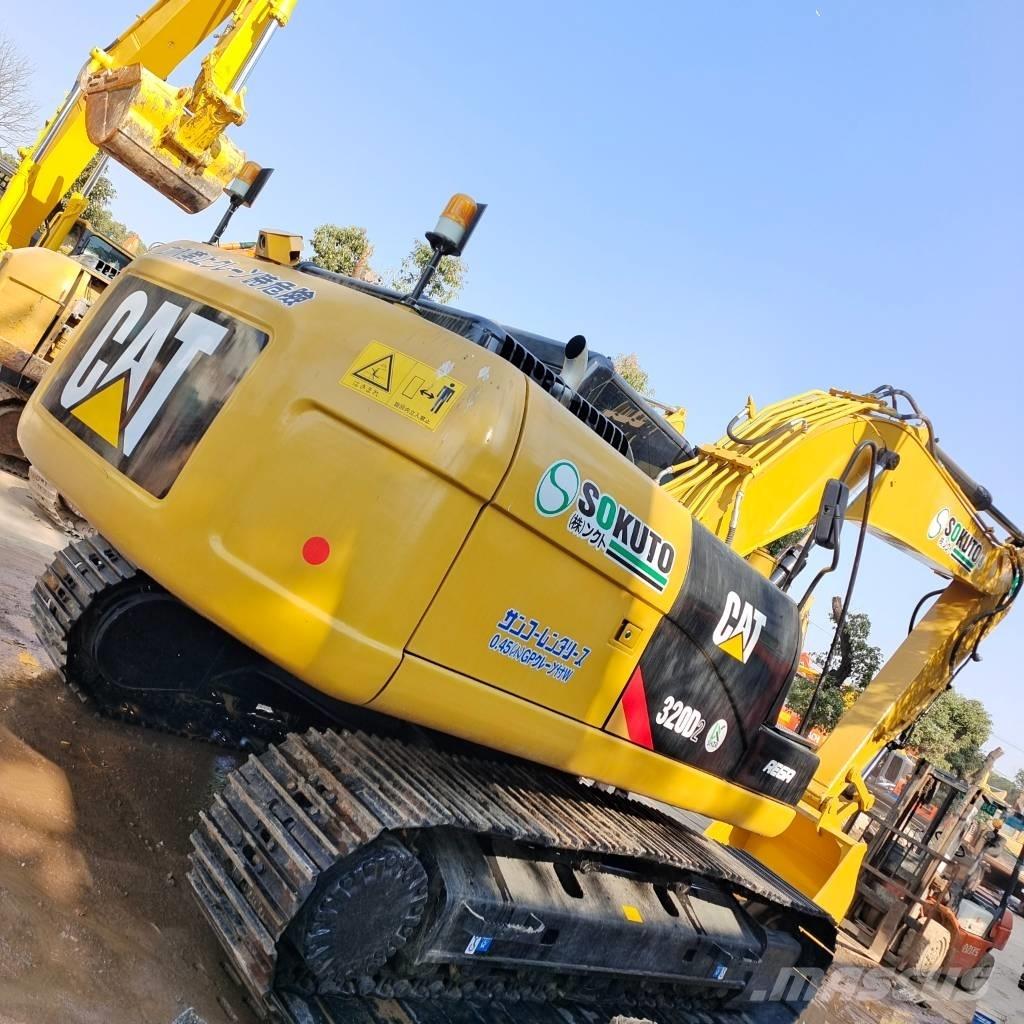 CAT 320 D2 大型油圧ショベル12t以上（パワーショベル・ユンボ）