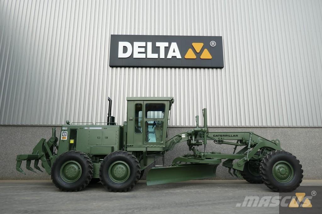 CAT 130G Ex-army モーターグレーダー