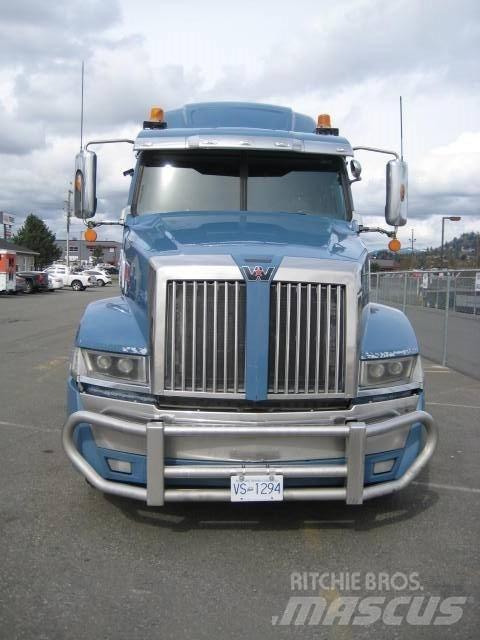 Western Star 5700 XE 中古トラクターヘッド | トレーラーヘッド