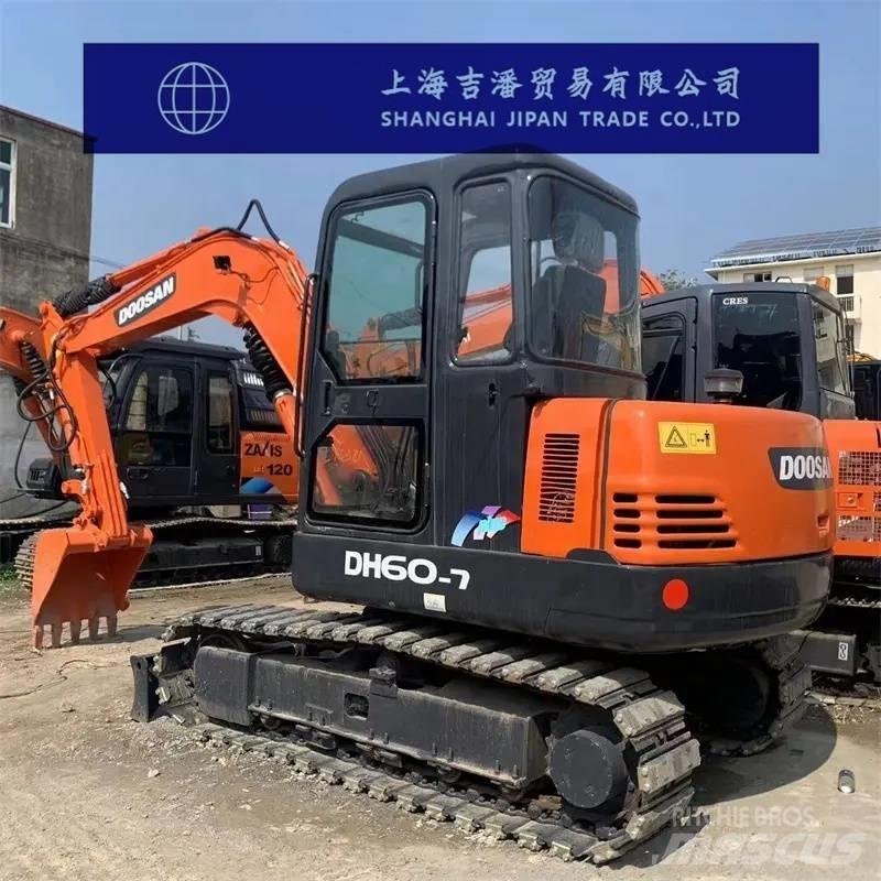 Doosan DH 60 ミニ油圧ショベル 7t以下（ミニユンボ・ミニディガー）