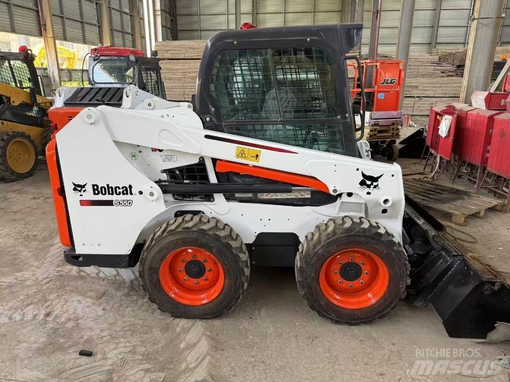 Bobcat S 550 スキッドステアローダー