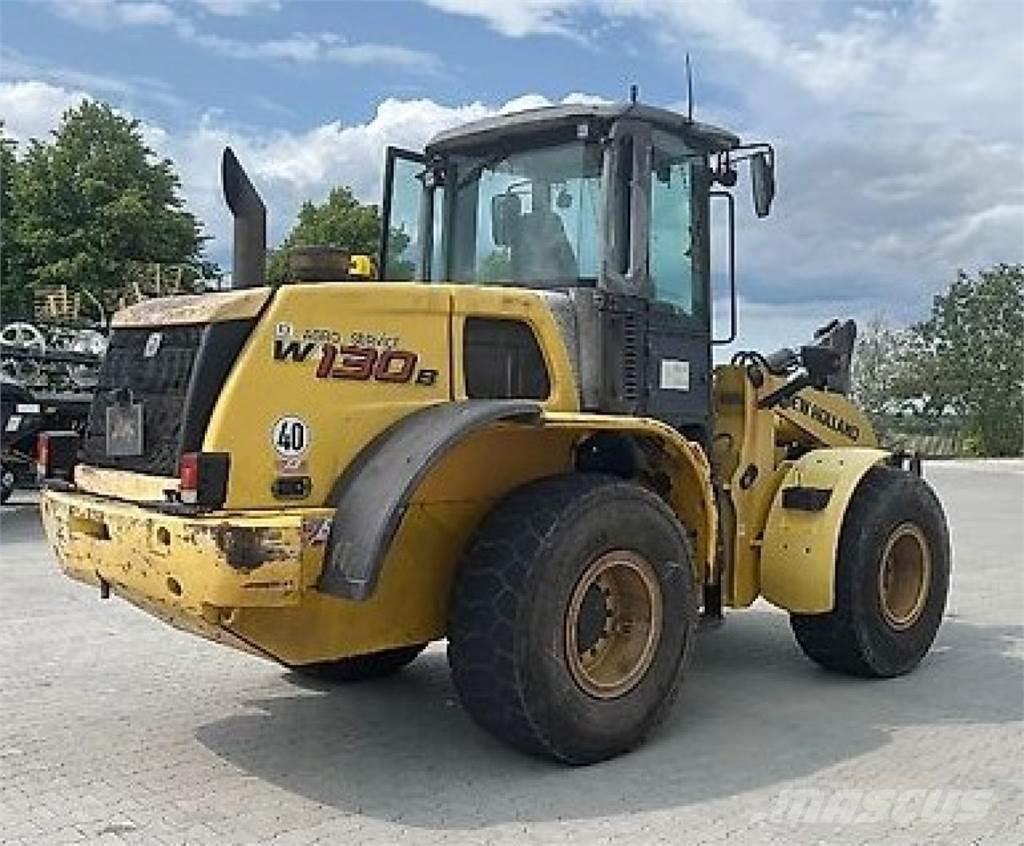 New Holland W 130B ホイールローダー・タイヤショベル