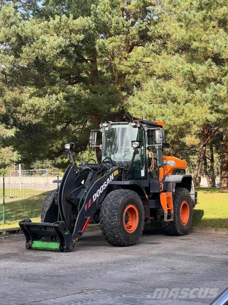 Doosan DL 220-7 ホイールローダー・タイヤショベル