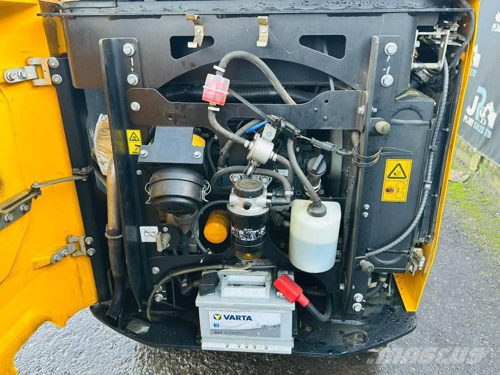 JCB 15 C-1 ミニ油圧ショベル 7t以下（ミニユンボ・ミニディガー）