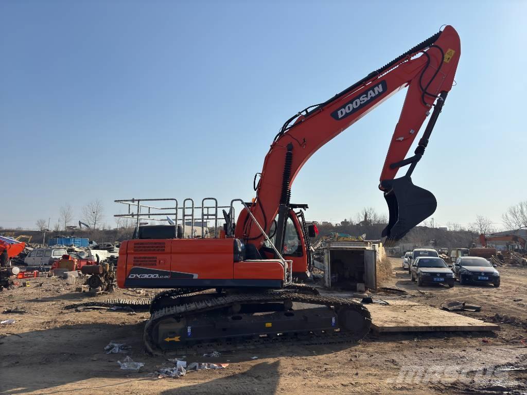 Doosan DX300 大型油圧ショベル12t以上（パワーショベル・ユンボ）