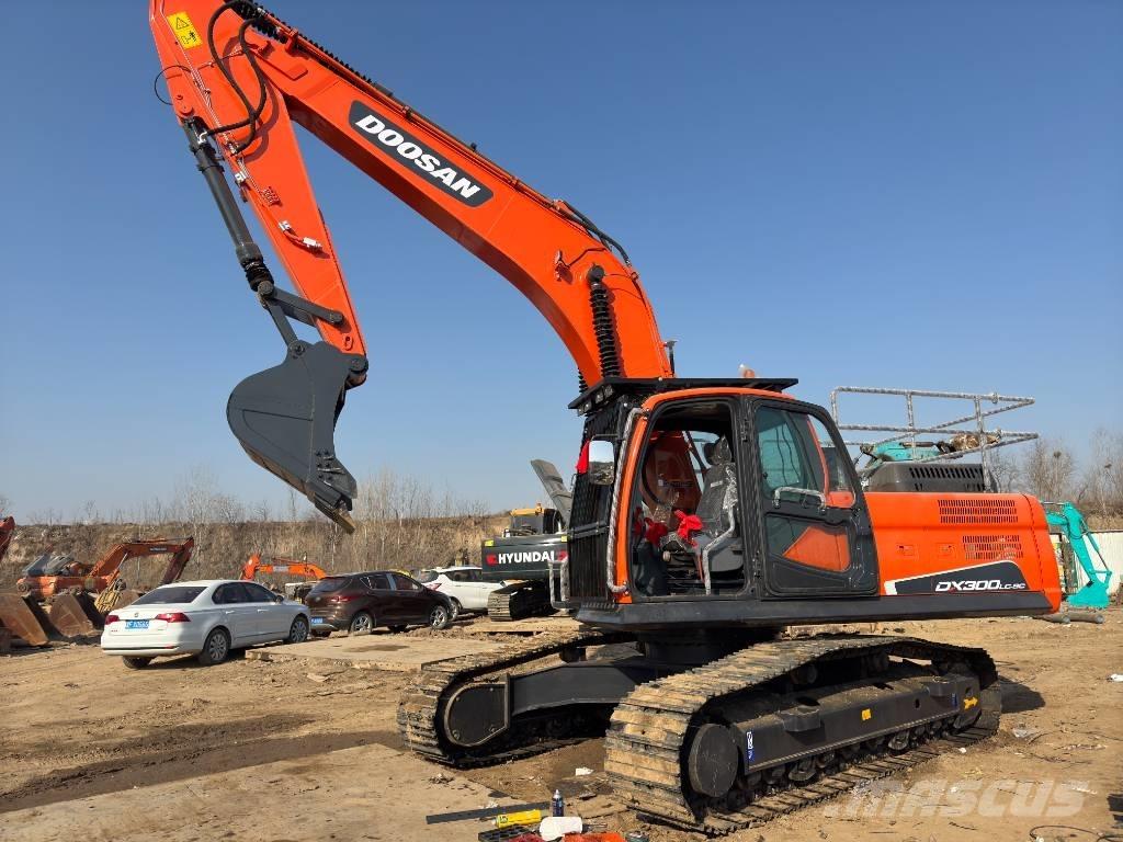 Doosan DX300 大型油圧ショベル12t以上（パワーショベル・ユンボ）