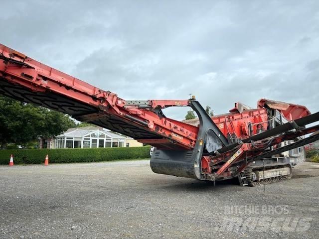 Sandvik QE 341 自走式スクリーン