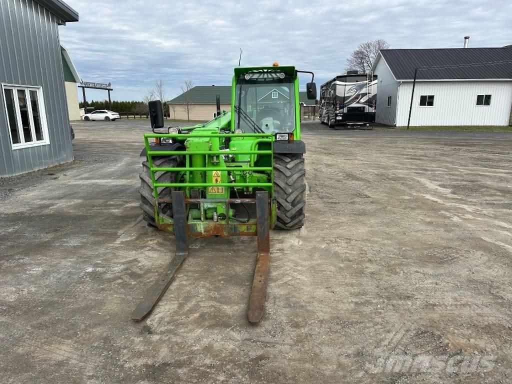 Merlo P 32.6 Plus テレスコーピックハンドラー