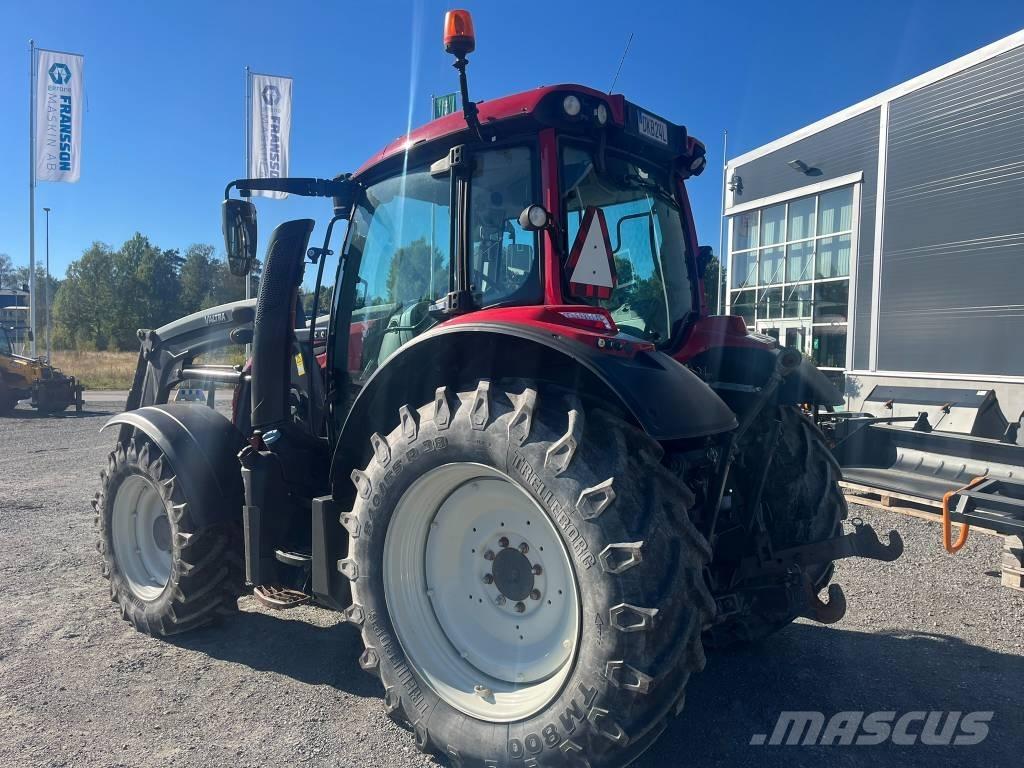 Valtra N 104 HiTech トラクター