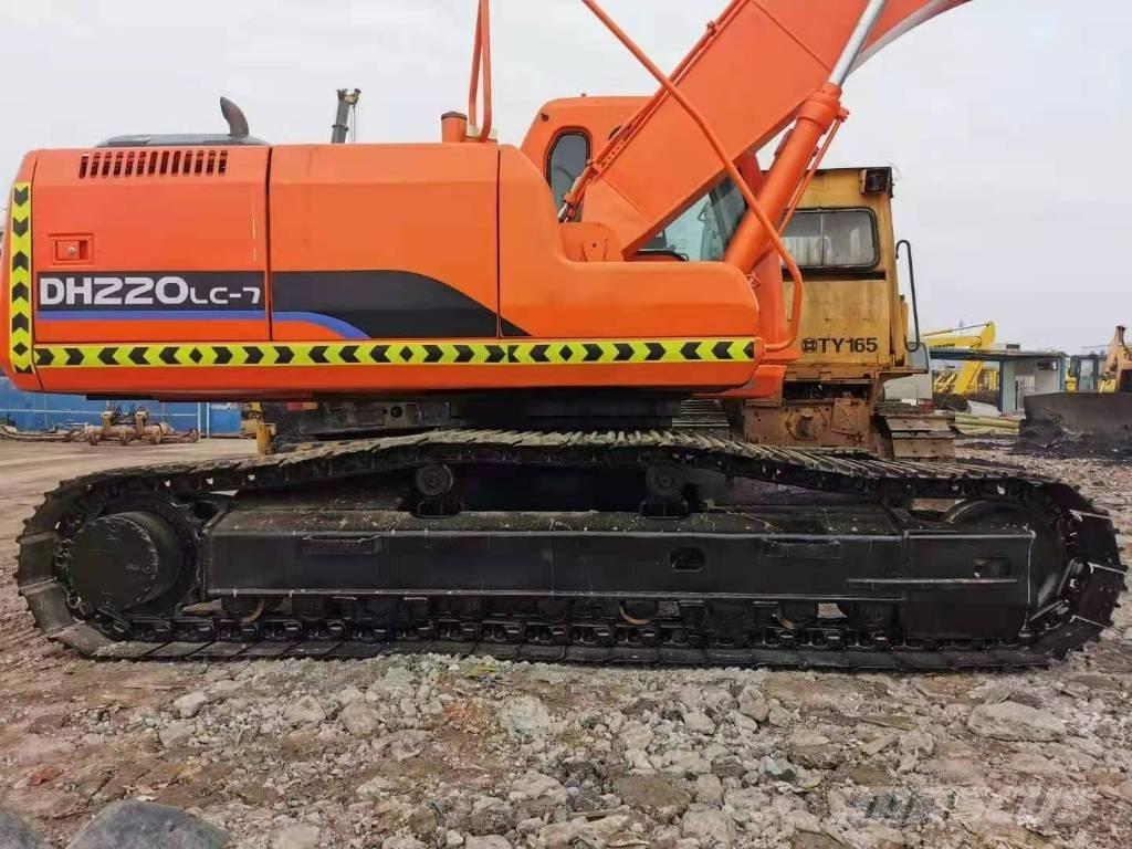 Doosan DH 220 LC-7 大型油圧ショベル12t以上（パワーショベル・ユンボ）