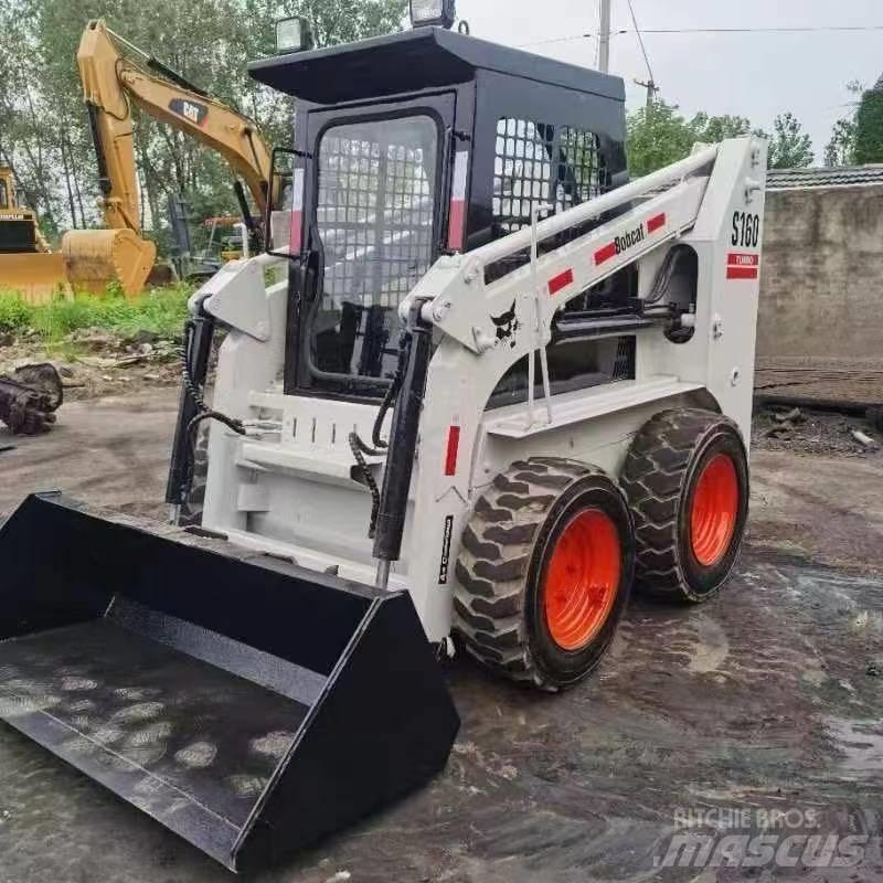 Bobcat S 160 スキッドステアローダー