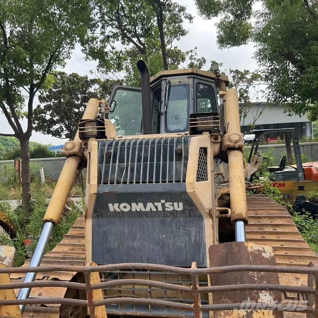 Komatsu D 65 P-12 ブルドーザー