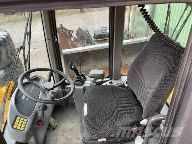 Volvo L30B PRO ホイールローダー・タイヤショベル