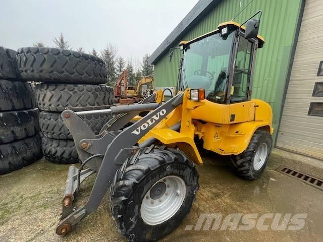 Volvo L30B PRO ホイールローダー・タイヤショベル