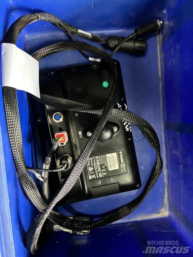 Trimble GFX 750 その他トラクターアクセサリー・アタッチメント