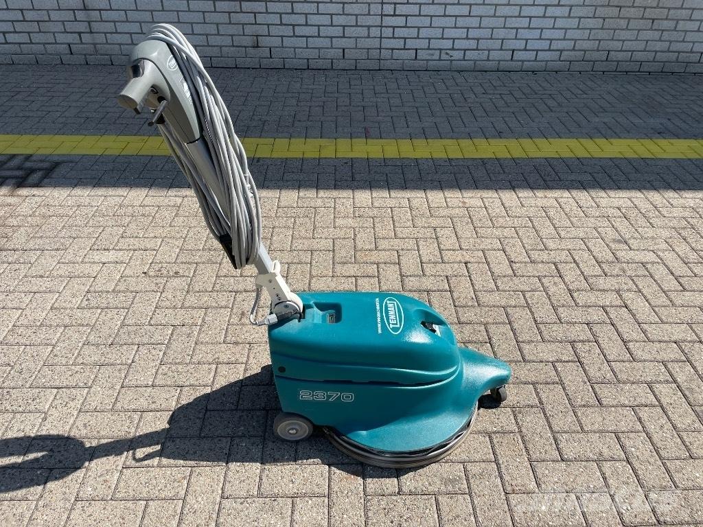 Tennant 2370 路面清掃機