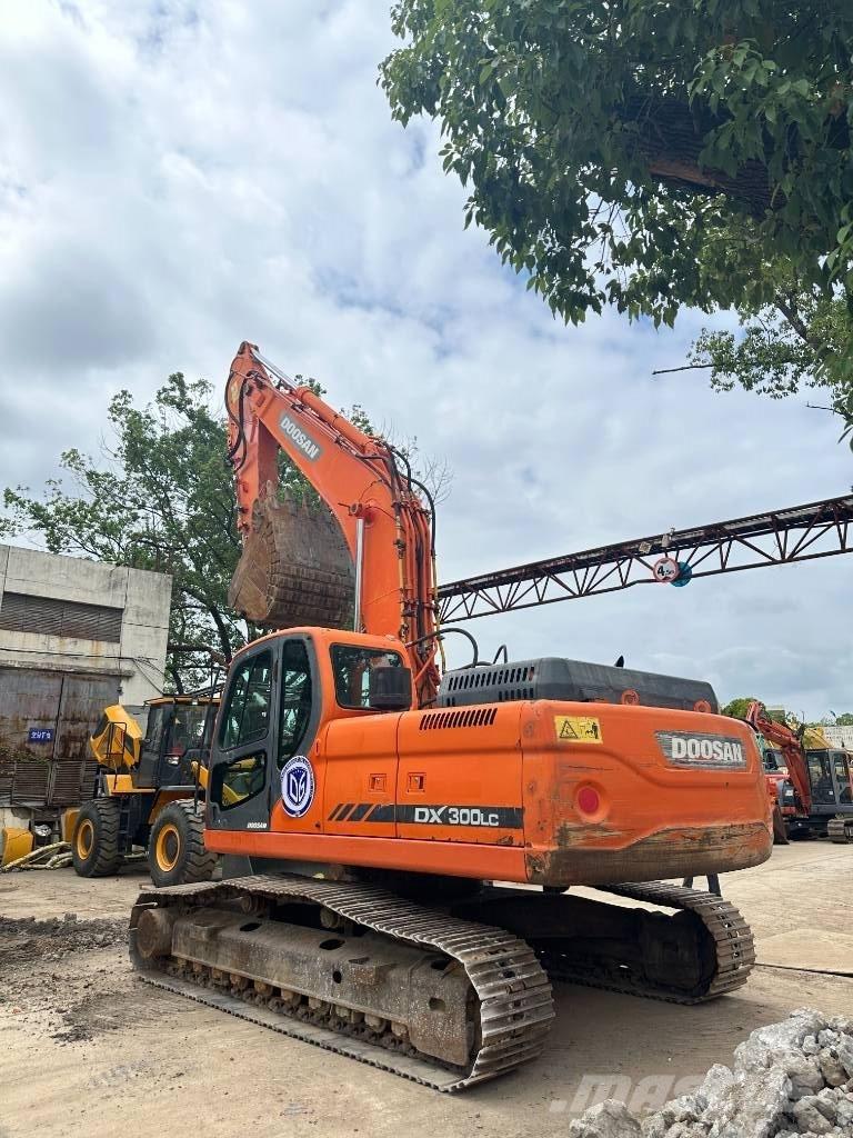 Doosan DX300 大型油圧ショベル12t以上（パワーショベル・ユンボ）