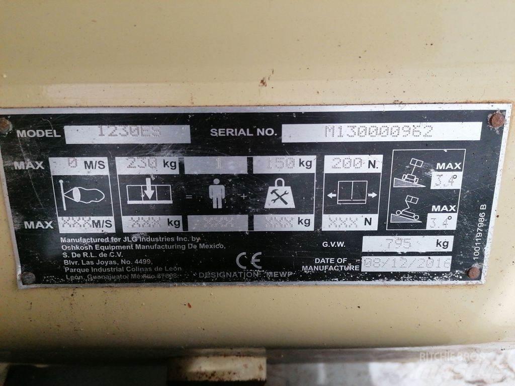 JLG 1230ES シザースリフト
