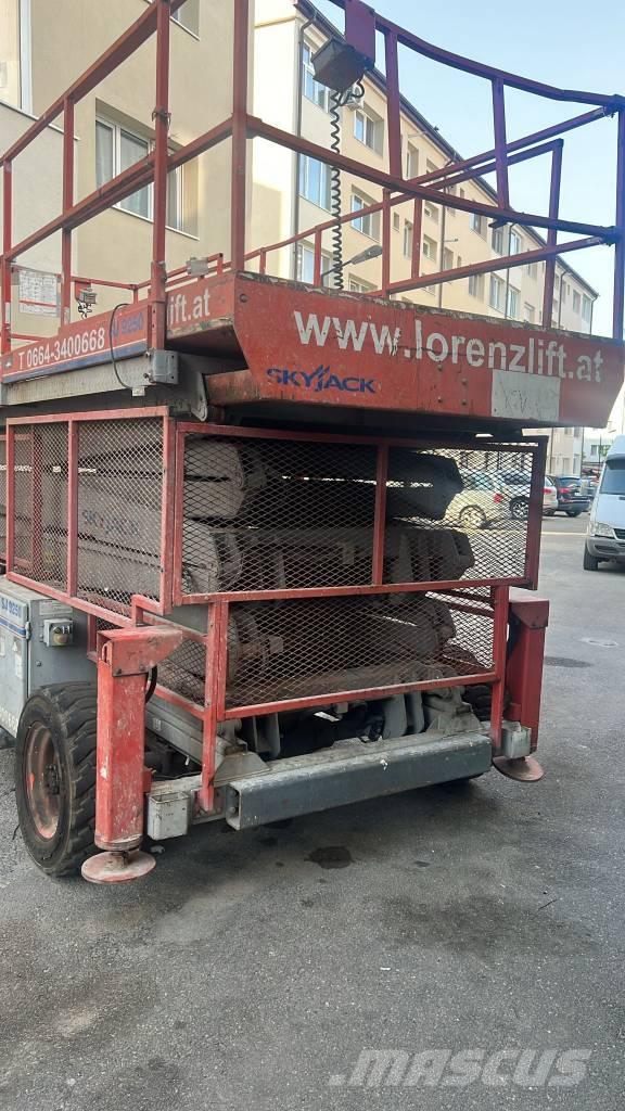 SkyJack SJ 9250 建設用ホイスト
