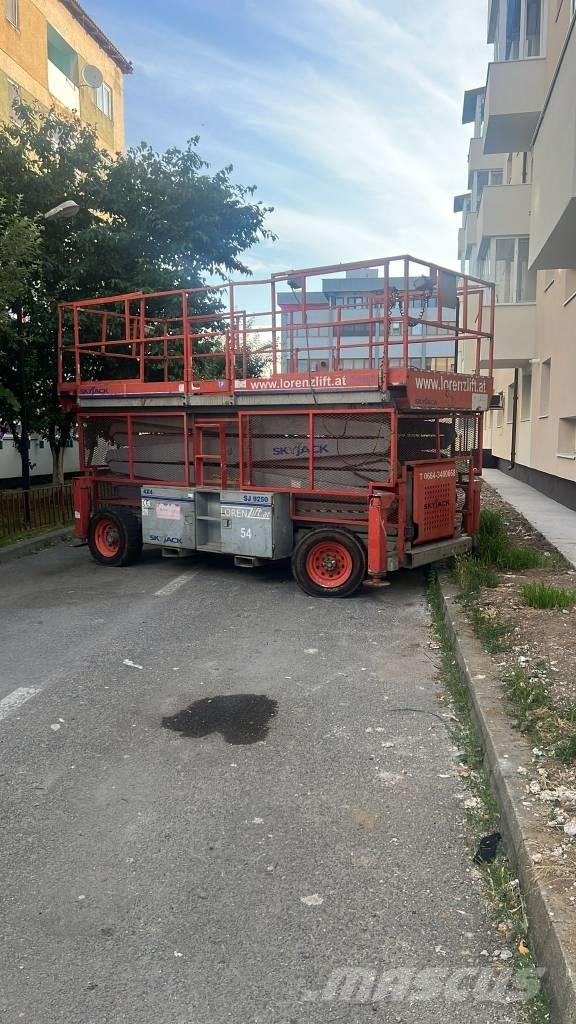 SkyJack SJ 9250 建設用ホイスト
