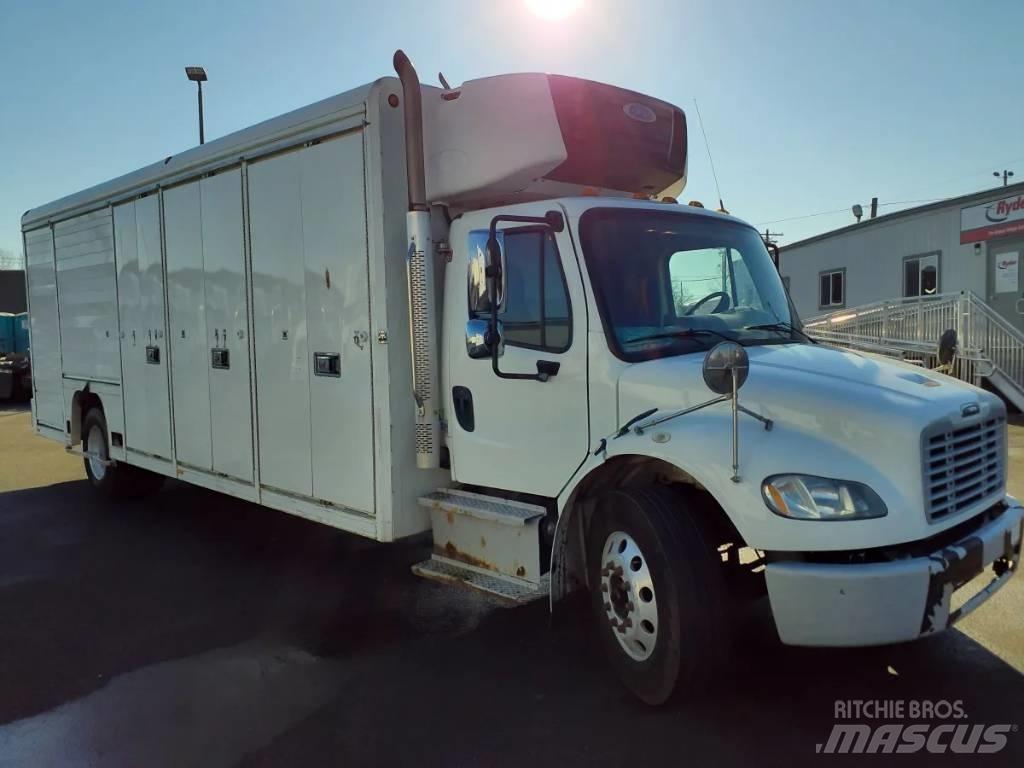 Freightliner M2 飲料運送車両