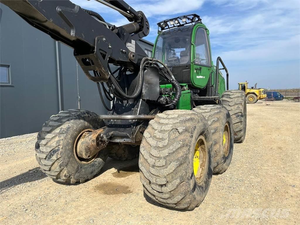 John Deere 1470E ハーベスター