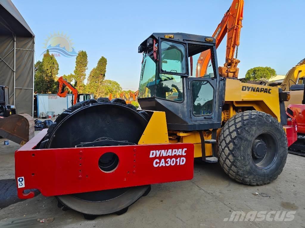Dynapac CA 301 D 振動ローラ