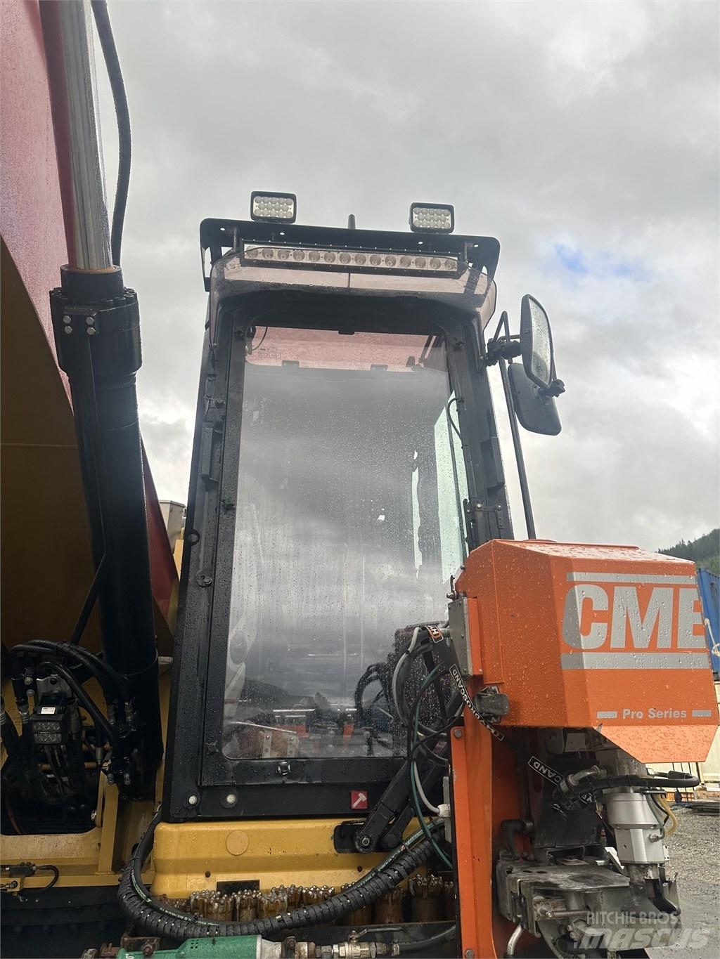 CAT 335 F L サーフェイスドリルリグ