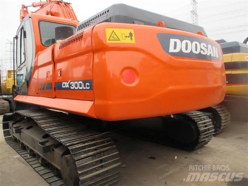 Doosan DX 300 LC 大型油圧ショベル12t以上（パワーショベル・ユンボ）
