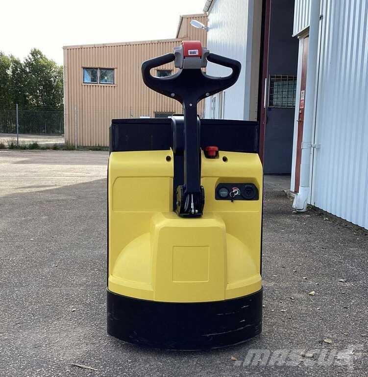 Hyster P2.0 自走式スタッカー