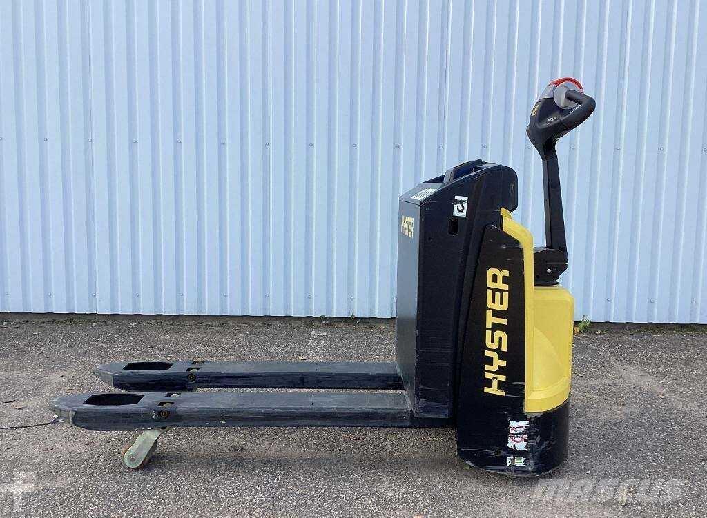 Hyster P2.0 自走式スタッカー