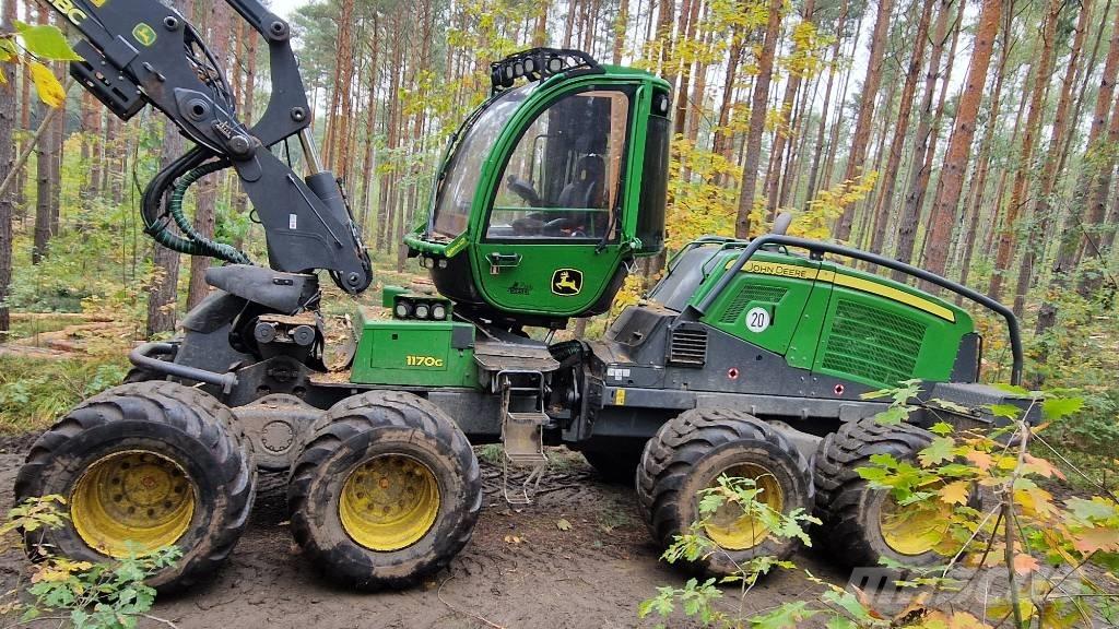 John Deere 1170G ハーベスター
