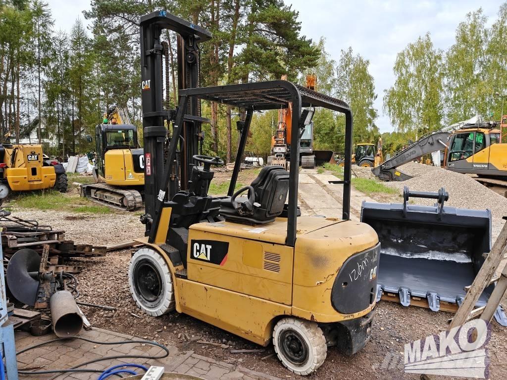 CAT EP 35 K PAC バッテリーフォークリフト