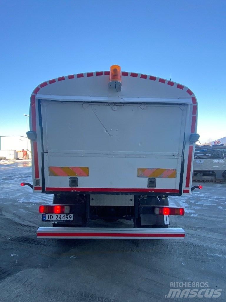 Scania 124 C 360 タンカートラック