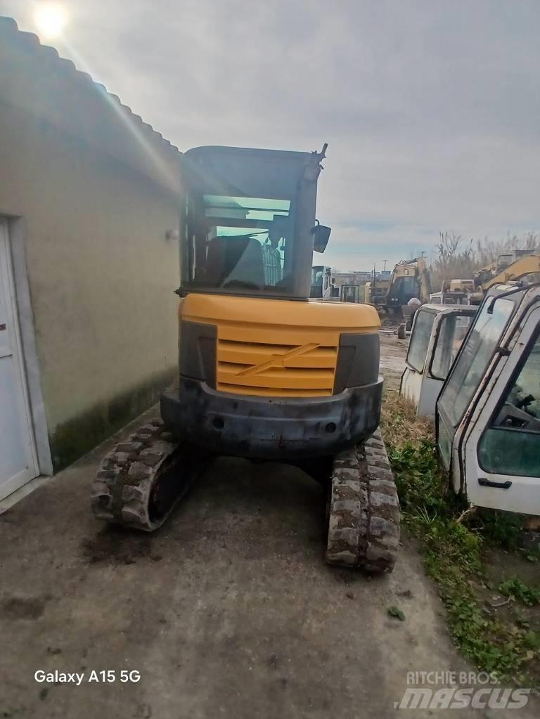Volvo ECR 48 C ミニ油圧ショベル 7t以下（ミニユンボ・ミニディガー）