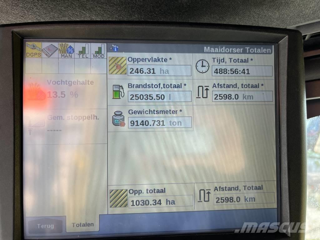 New Holland CR 8.90 コンバイン