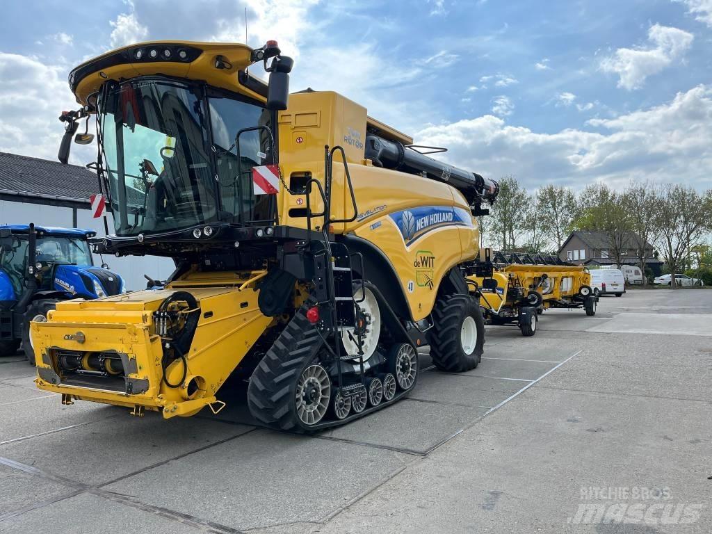 New Holland CR 8.90 コンバイン