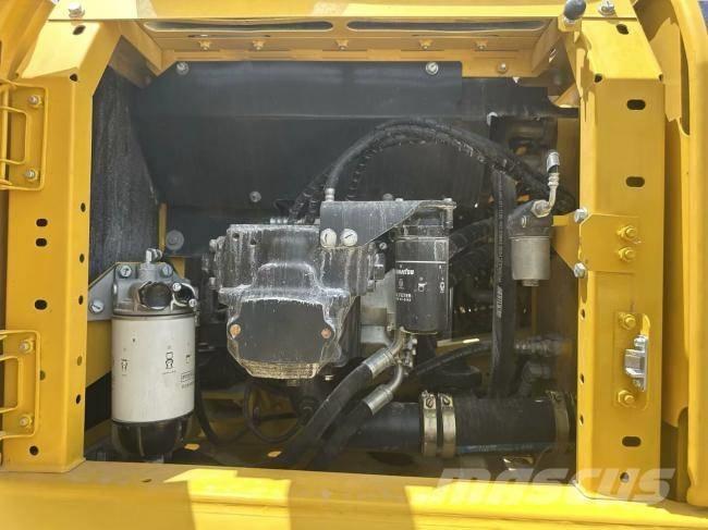 Komatsu PC 240-8 大型油圧ショベル12t以上（パワーショベル・ユンボ）