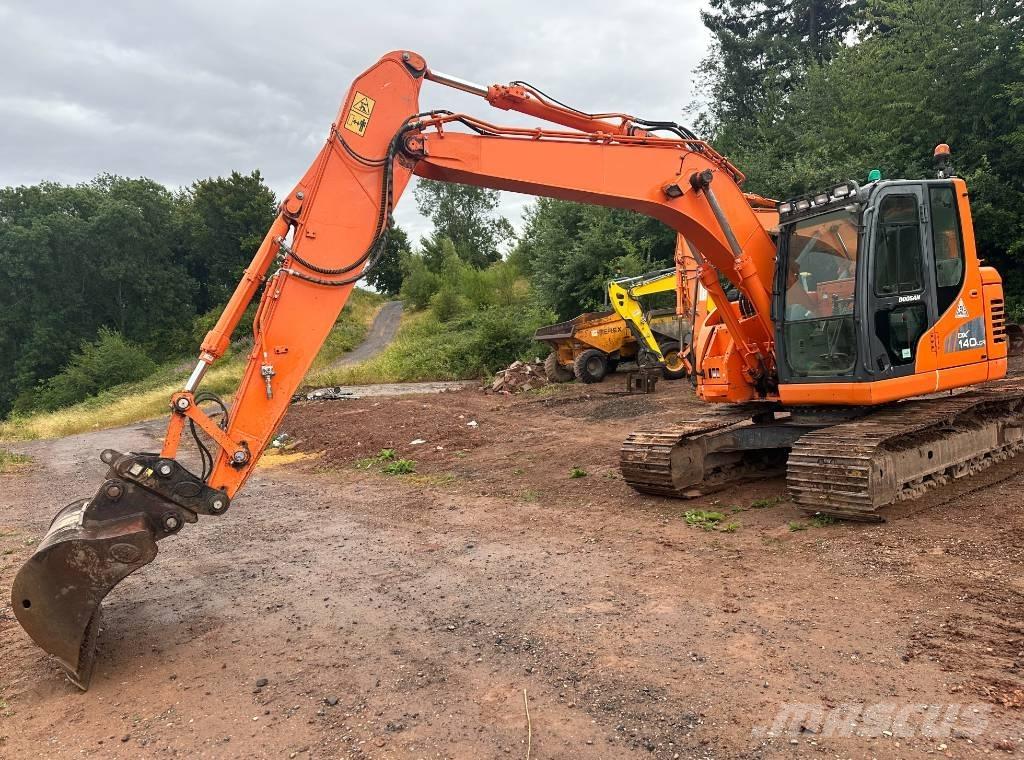 Doosan DX 140 LCR-3 大型油圧ショベル12t以上（パワーショベル・ユンボ）