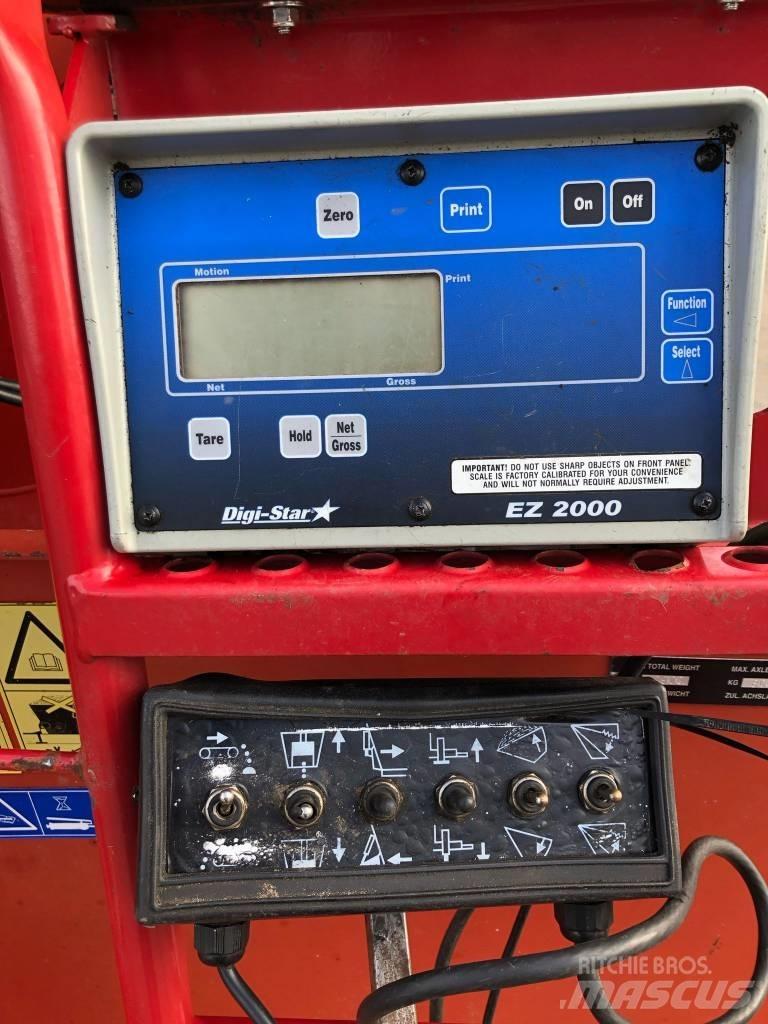 Trioliet TM-S 1200 ミキサーフィーダー