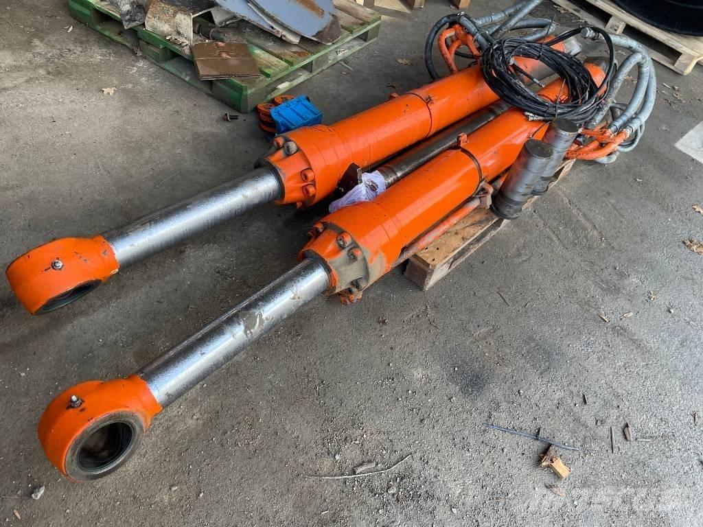 Hitachi ZX490LCH-6 大型油圧ショベル12t以上（パワーショベル・ユンボ）