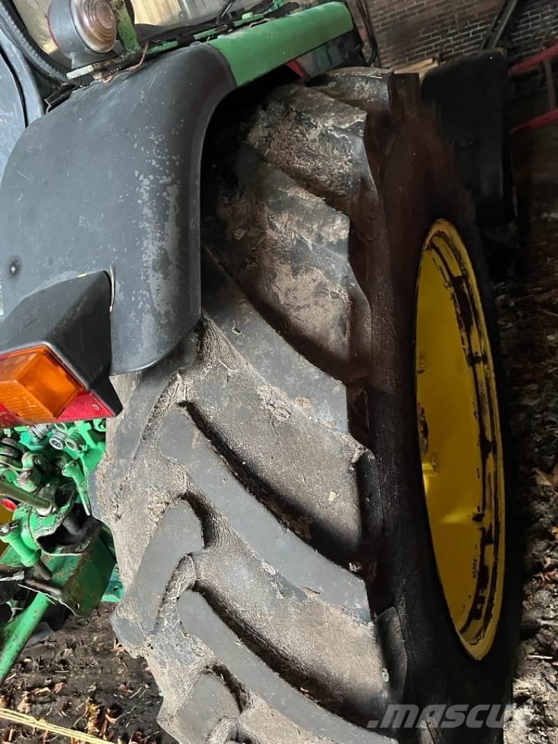 John Deere 2040A トラクター