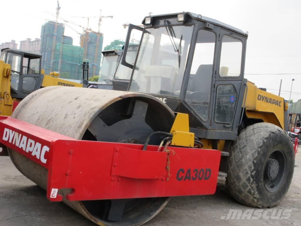 Dynapac CA 30 D 振動ローラ