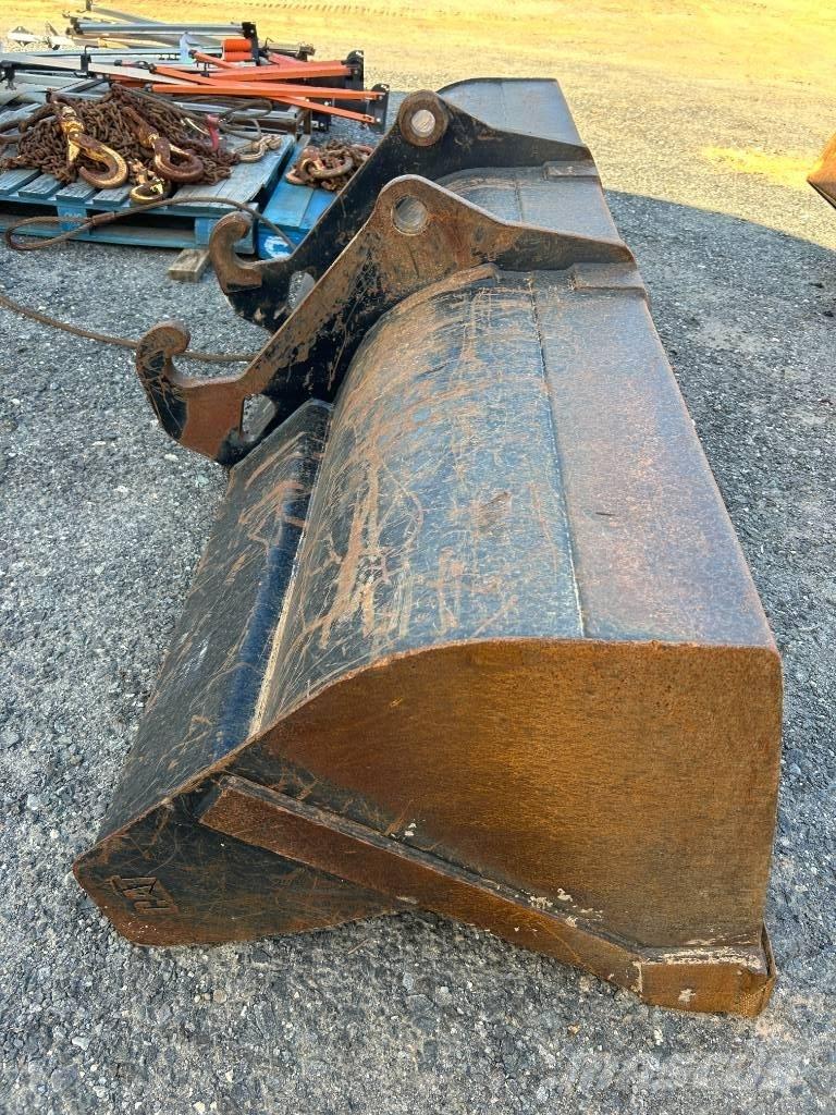 CAT 420F2 IT バックホーローダー