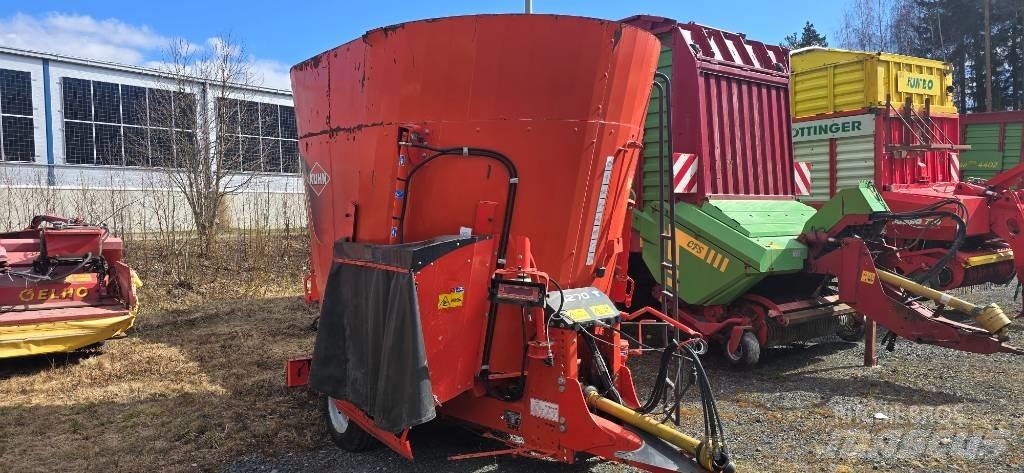 Kuhn EuroMix I ミキサーフィーダー