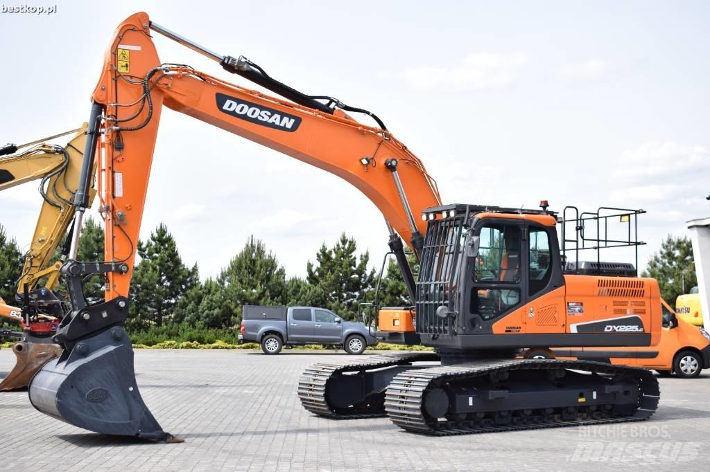 Doosan DX 225 LC-5 大型油圧ショベル12t以上（パワーショベル・ユンボ）