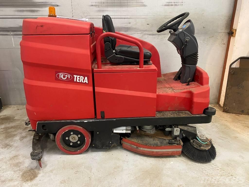 RCM Tera 1102 床洗浄機（スクラバー）