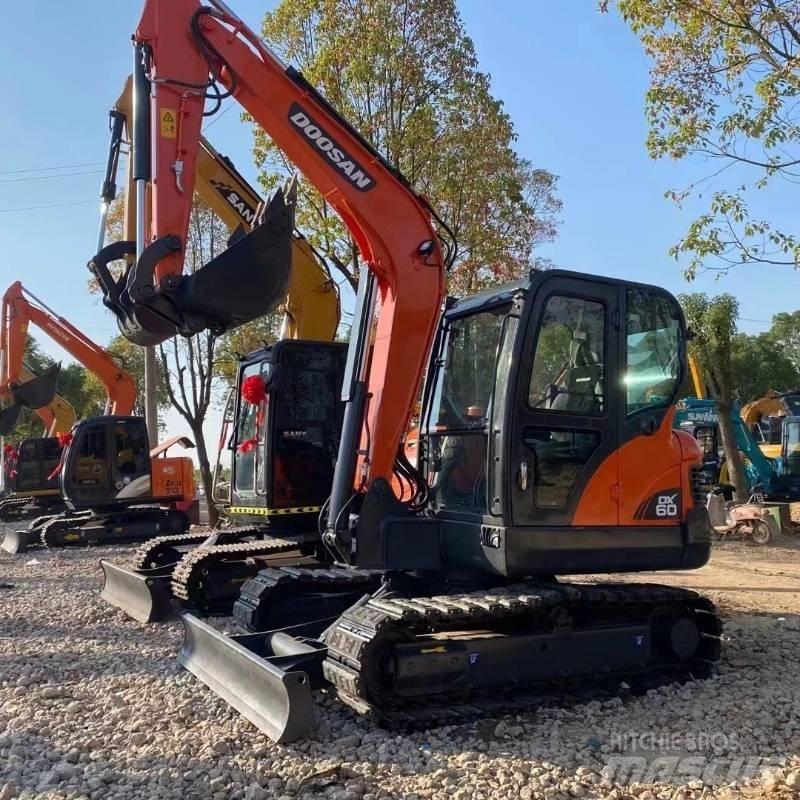 Doosan DX60 大型油圧ショベル12t以上（パワーショベル・ユンボ）