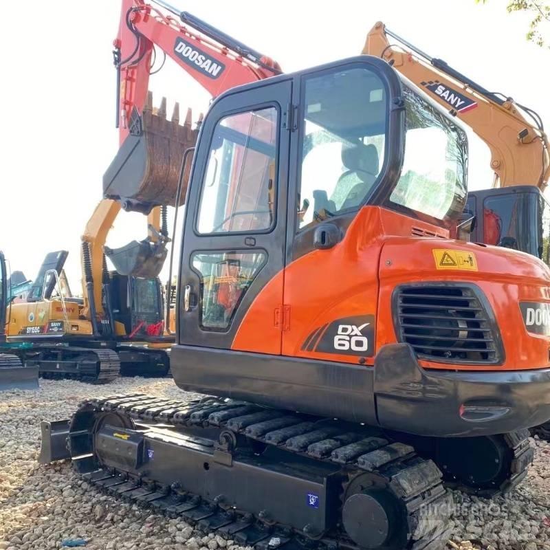 Doosan DX60 大型油圧ショベル12t以上（パワーショベル・ユンボ）