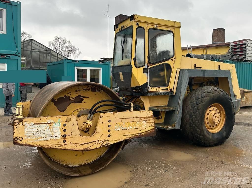 Bomag BW 213 D 振動ローラ